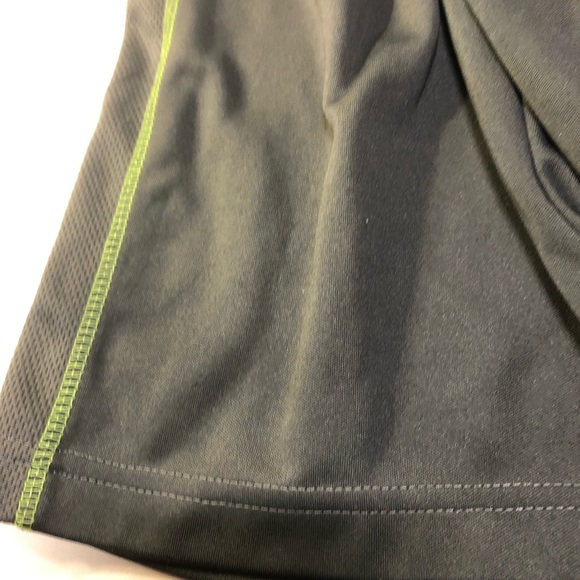 Boys M elastic waist Puma shorts - Picture 7 of 9